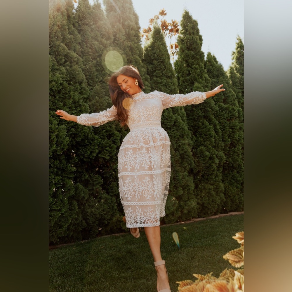 Ivy City Co. White Lace Sicily Dress